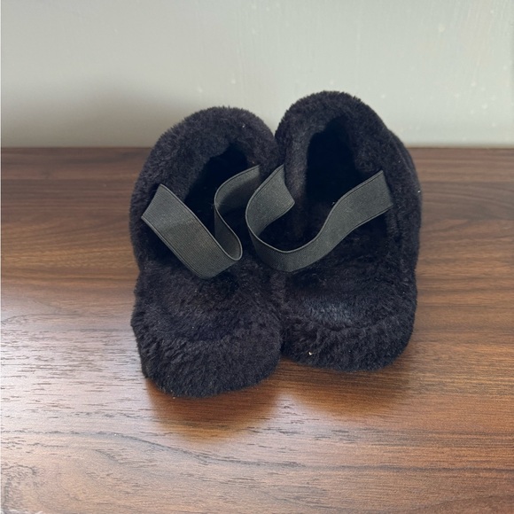 Women’s slippers - Picture 2 of 3